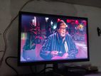 19 Inc Monitor & 8k Tv Box with 10 Month Warrenty