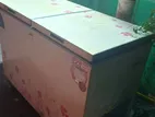 ১টি ৩০০ লিটারের বড় ডিপ ফ্রিজ বিক্রি করা হবে