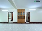 2200 sft Luxurious Apartment 4th floor for Rent in Bashundhara R/A.