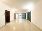2500 SFT Luxurious Apartment 4th floor for Rent