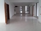 2800sq 4 bed new Luxury sami furnish flat Rent