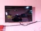 32" Tv With রাউটার box