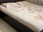 6'/7' Bed with mattress