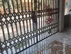 ৭'বাই ৮' ফুট এর ২টি স্টিল কেসি গেইট বিক্রি করা হবে