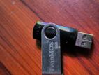 8 GB Twinmons pendrive