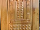 আনকমন ডিজাইনের সেগুন কাঠের দরজা তৈরি করা হয়