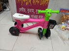 বাচ্চার জন্য সাইকেলটি