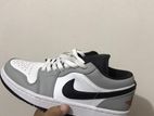 Air Jordan 1 Light Smoke Gray