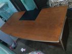 অফিস টেবিল