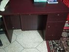 অফিস টেবিল ও চেয়ার