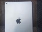 Apple ipad 5 . (Used)