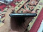 Apple iPhone 8 64 gb (Used)