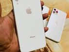 Apple iPhone XR . (Used)