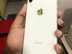 Apple iPhone XR . (Used)