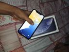 Apple iPhone XR . (Used)
