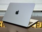 Apple MacBook Air 2022| M2 Chip| Starlight| 512GB| 8GB| Premium LooK