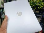 Apple macbook air Model A1466