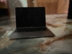 Apple MacBook Pro 13.3-inch Retina, 2020, Two Thunderbolt 3 ports