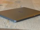 Apple Macbook Pro 2017 13.3" Retina Display Core i5 8GB Ram 256GB SSD