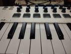 Arturia - MiniLab MkII MIDI Controller