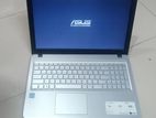 Asus Cor i3 7th gen 1000/4gb