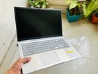 Asus Vivobook X1504ZA