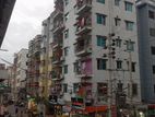 অ্যাপার্টমেন্ট ষষ্ঠ তলায়
