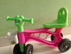 বাচ্চাদের পছন্দের স্টাইলিশ ট্রাইসাইকেল | আরামদায়ক সিট ও শক্ত বডি