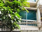 বারিধারা Park Road এ সোয়া আট কাঠা জমিতে চার তলা পুরাতন বাড়ি বিক্রি