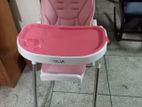 Baby feeding table