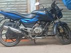 Bajaj Pulsar 150 . 2015