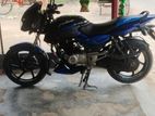 Bajaj Pulsar 150 . 2016
