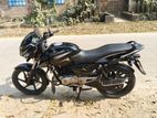 Bajaj Pulsar 150 . 2016