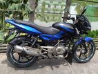 Bajaj Pulsar 150 . 2016