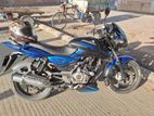 Bajaj Pulsar 150 . 2016