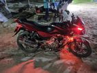 Bajaj Pulsar 150 . 2016