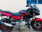 Bajaj Pulsar 150 . 2016