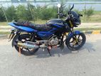 Bajaj Pulsar 150 . 2016