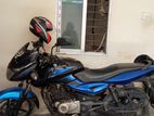 Bajaj Pulsar 150 . 2017