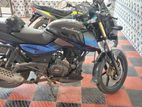 Bajaj Pulsar 150 . 2018