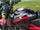 Bajaj Pulsar 150 . 2017