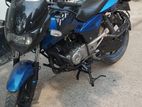 Bajaj Pulsar 150 . 2015