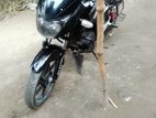 Bajaj Pulsar 150 . 2011