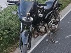 Bajaj Pulsar 150 . 2004