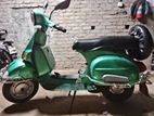 Bajaj Vespa self & kik 2006