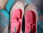 Bata girl shoe