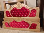 BED GOLDEN LACQUARE MARRON VELVET. M # 101.