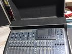 Behringer X-32 With flight case