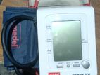 BLOOD PRESSURE MONITOR MEDEL DISPLAY TOP