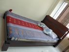 বোর্ড + কাঠ এর তৈরী। কন্ডিশন ভালো অবস্থায় আছে।